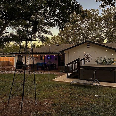 Bayer Guest Haus-Hot Tub And Fire Pit Villa Fredericksburg Exterior foto